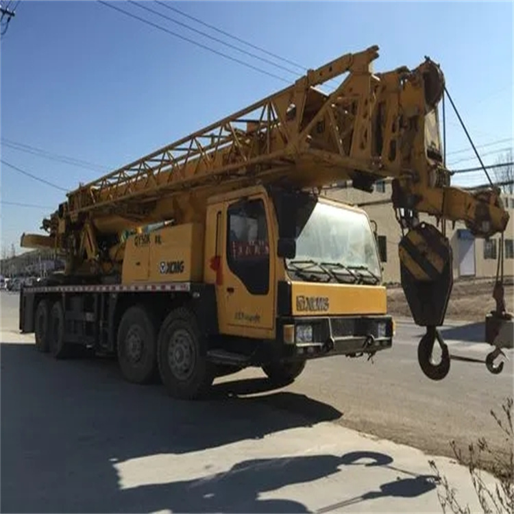 大朗镇吊车怎么吊装挖掘机